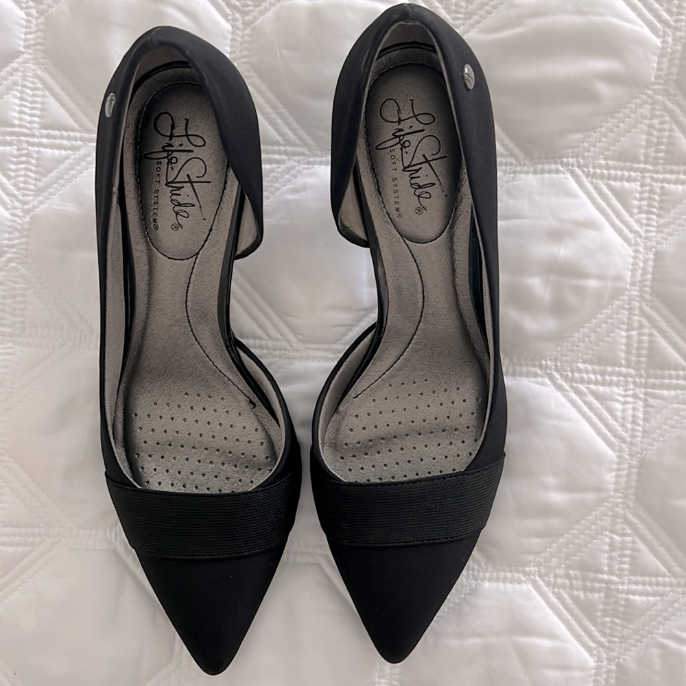 Life Stride pumps   2.5 inch heel